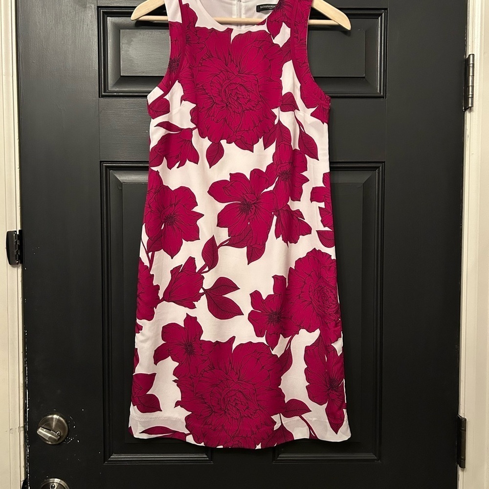 Banana Republic Magenta and White Floral Career Office Sheath Style Dress Size 2 - Picture 1 of 12